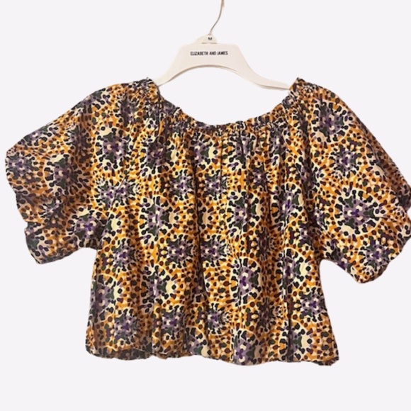 Off the Shoulder Crop Top - Picture 2 of 4